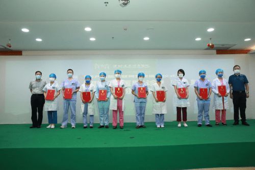 遠(yuǎn)東互聯(lián)網(wǎng)醫(yī)院上線 首批近百名專家云問診，創(chuàng)新商業(yè)綜合體管理服務(wù)